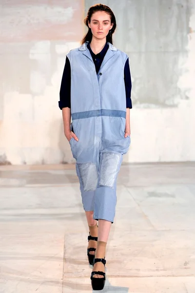Look 3